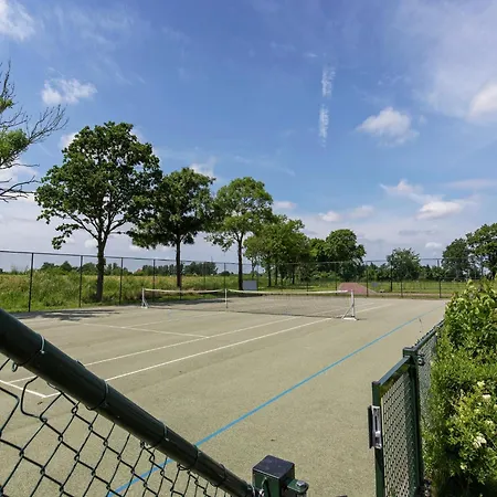 Luxurious Chalet, 15 Km From Alkmaar West-Graftdijk